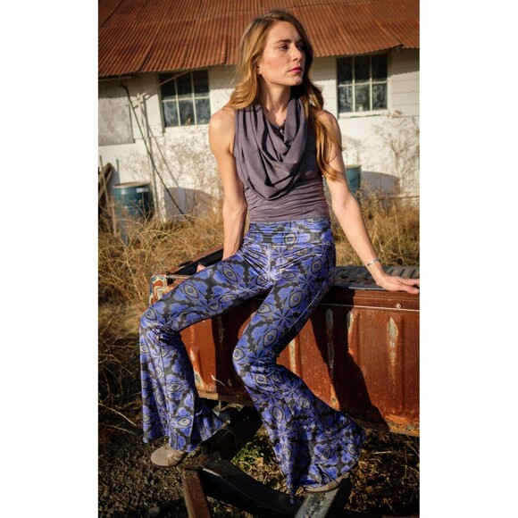 Jammin Warrior Collective Grateful Dead Velour Bell Bottoms Medium Skull Eye L - Picture 15 of 16